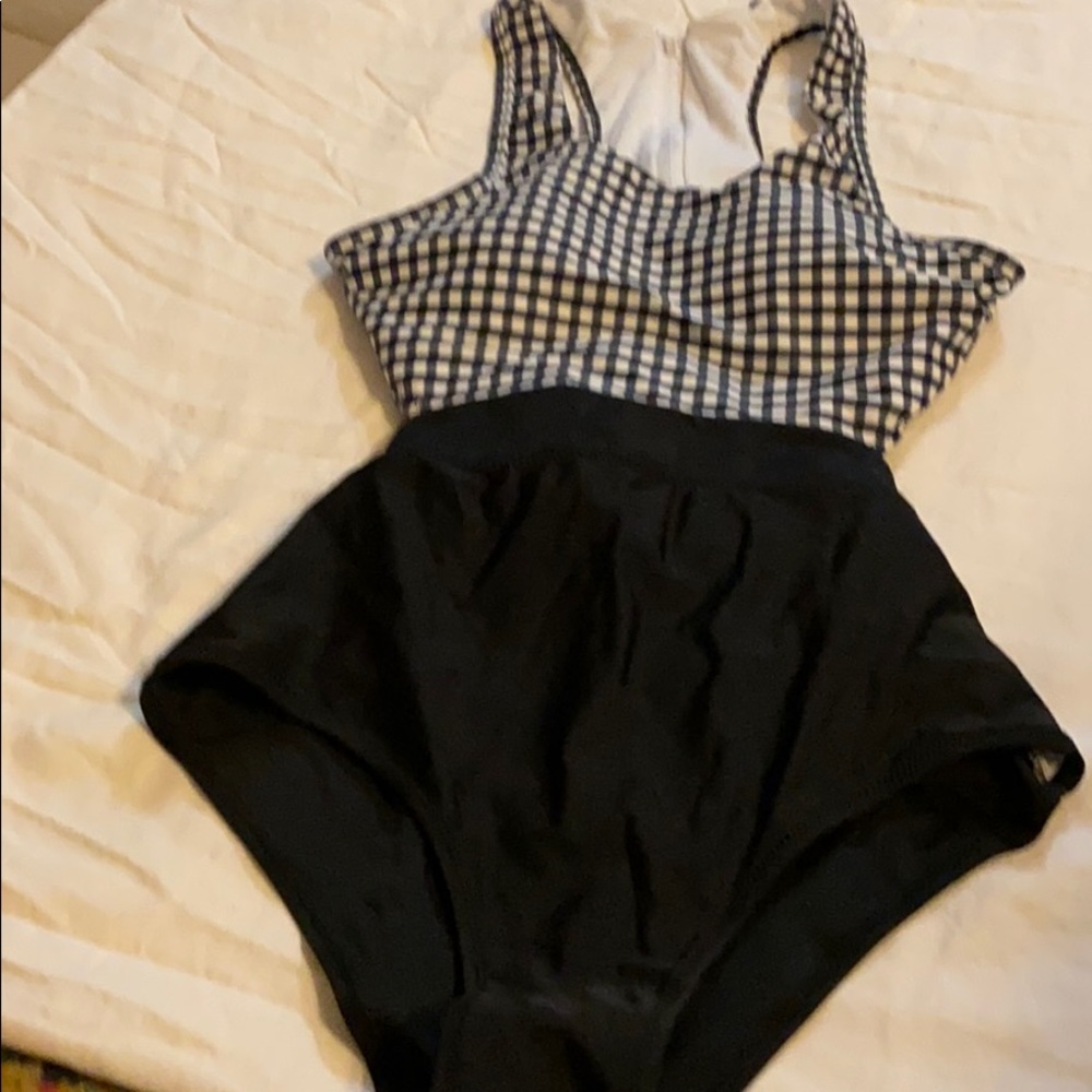 Swimming suit